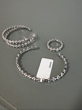 NWOT Kendra Scott Silver Star-Edge BUNDLE- Hoops, Bracelet and Ring Set